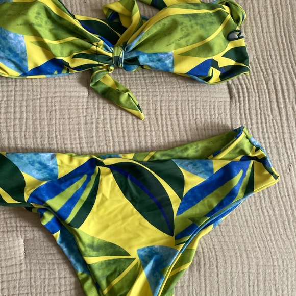 Floral bikini - Picture 1 of 1